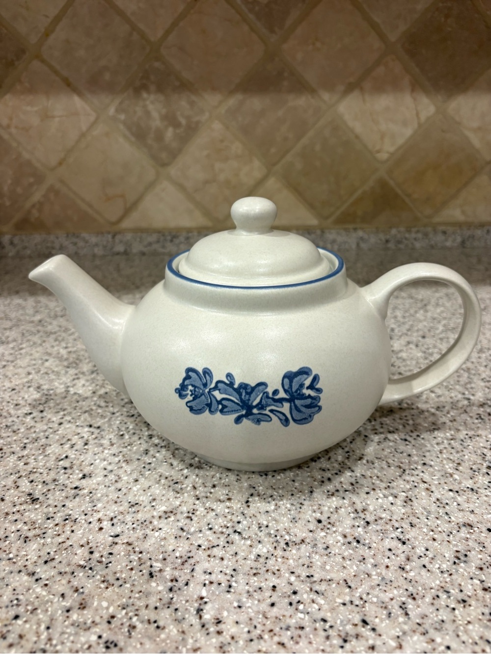 Vintage Pfaltzgraff Yorktowne Stoneware Teapot